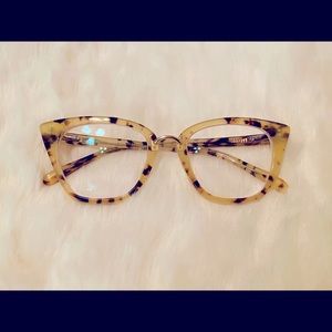 Cat eye eyeglasses